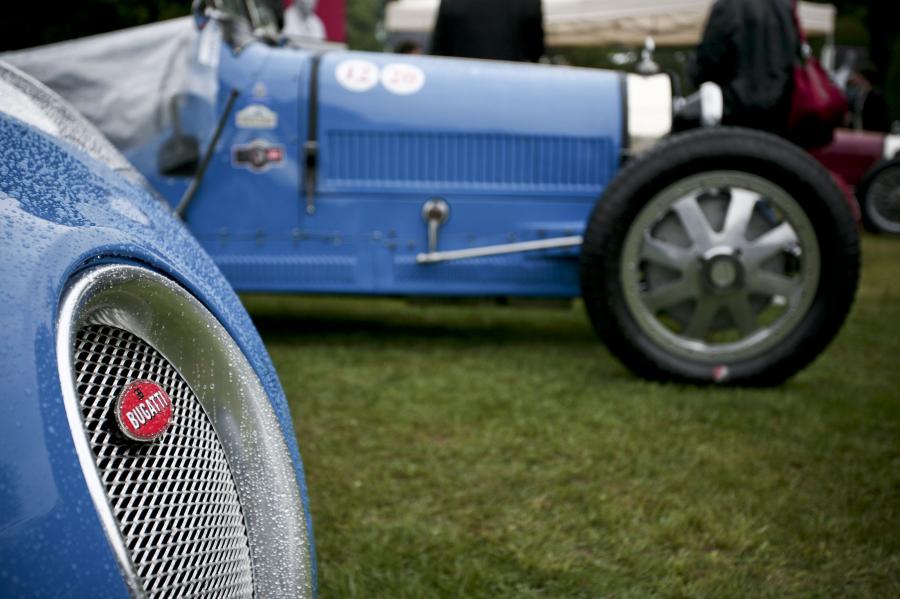  Bugatti Veyron 16.4 Centenaire 2009 года  (фото 21 из 130)